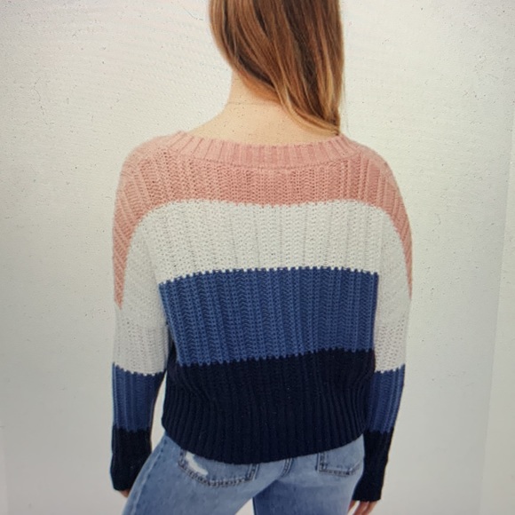 Cute and Cozy V neck Sweater-NWOT - Picture 4 of 8